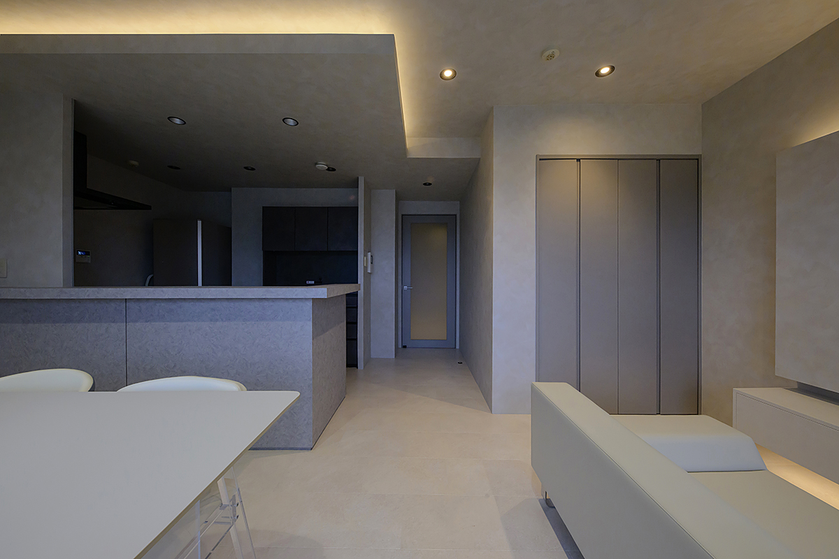 Senrioka house / OSAKA