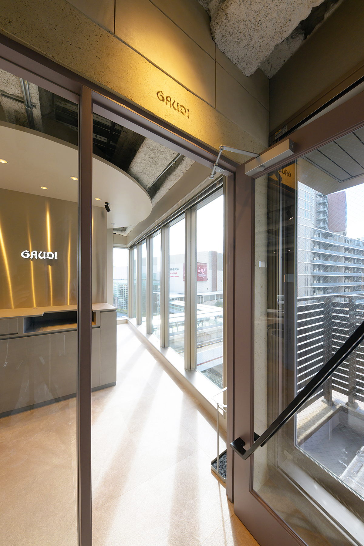 men's salon Gaudi 西宮北口店 / HYOGO