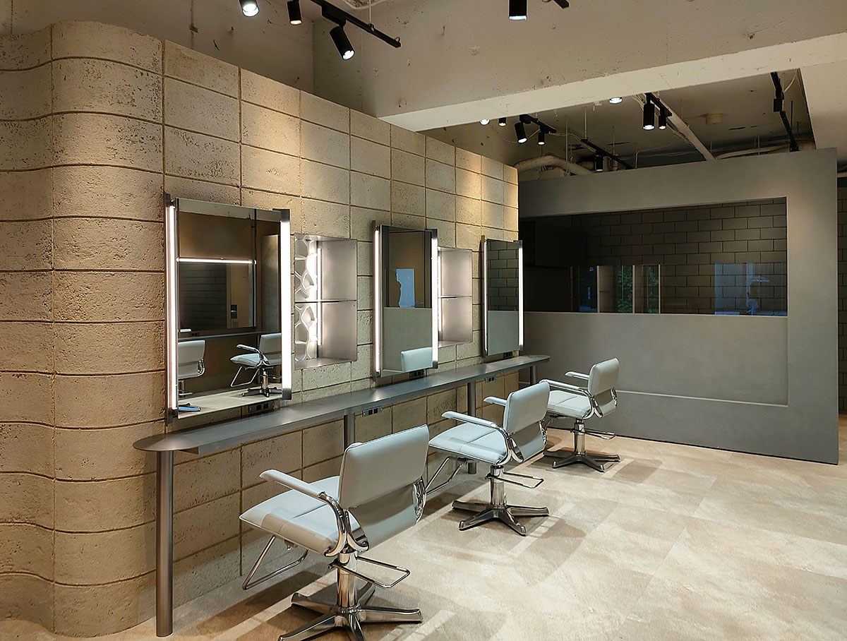 men’s salon Gaudi 広島駅前店 / HIROSHIMA