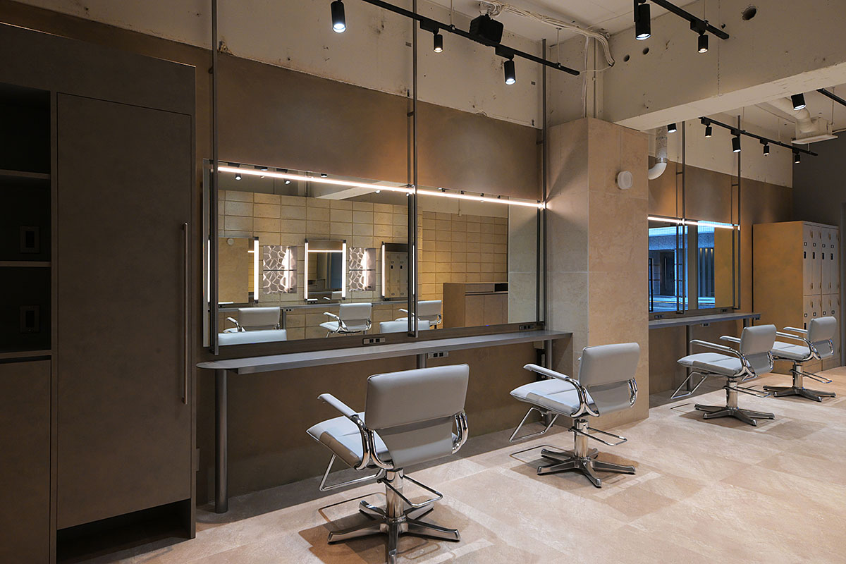 men’s salon Gaudi 広島駅前店 / HIROSHIMA
